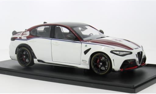 Diecast model cars Alfa Romeo Giulia 1/18 Solido GTAM weiss/rot 1:18 Alfa Romeo Giulia 1/18 Solido GTAM weiss/rot 1:18 diecast model cars
