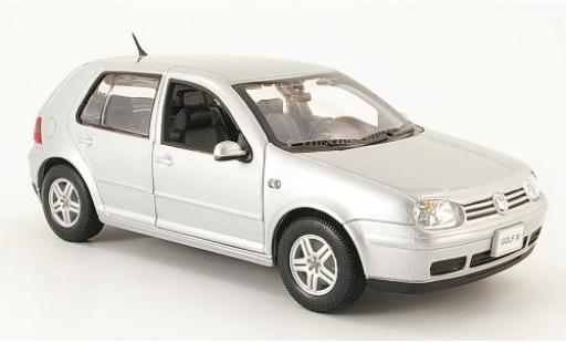 Diecast model cars Volkswagen Golf 1/24 Welly IV silber 1:24 Volkswagen Golf 1/24 Welly IV silber 1:24 diecast model cars