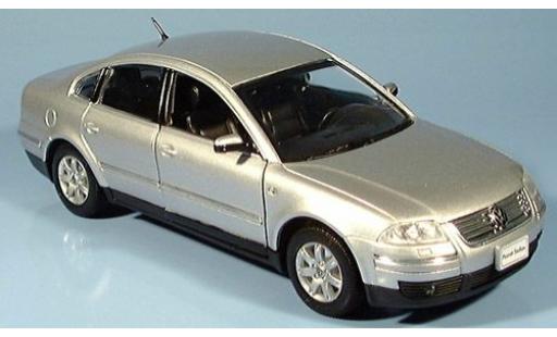 Diecast model cars Volkswagen Passat 1/24 Welly Limousine silber 2001 1:24 Volkswagen Passat 1/24 Welly Limousine silber 2001 1:24 diecast model cars