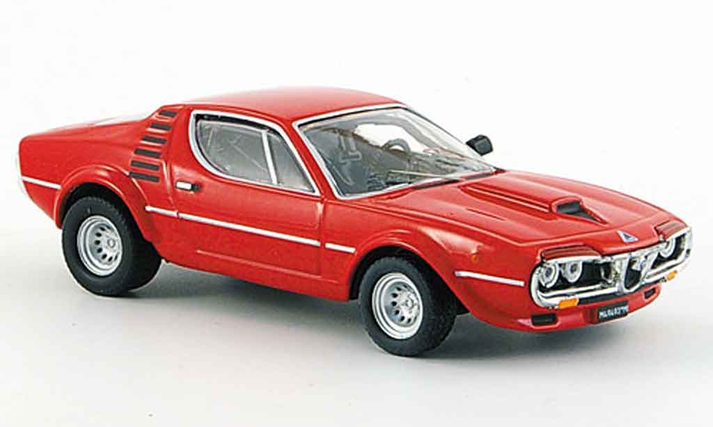 Diecast model cars Alfa Romeo Montreal 1/18 Autoart brown