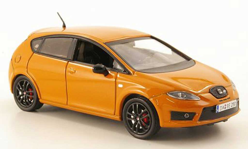 OTTO-MOBILE OT566 Escala 1/18  SEAT LEON CUPRA R MKI 4-DOOR 1999