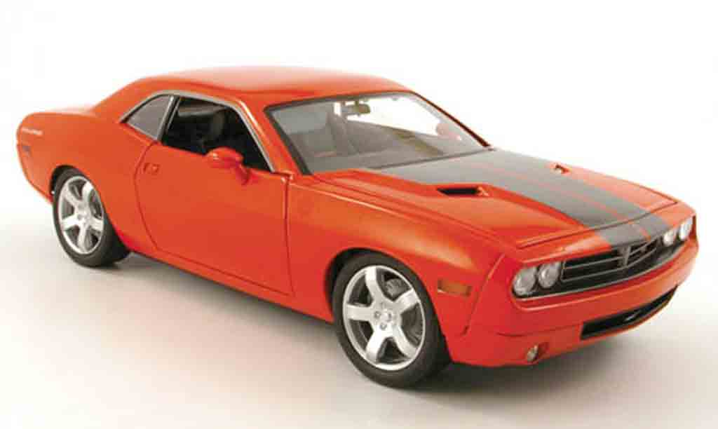 2006 Dodge Challenger Concept Car Orange 1/18 Diecast Model Car by Maisto