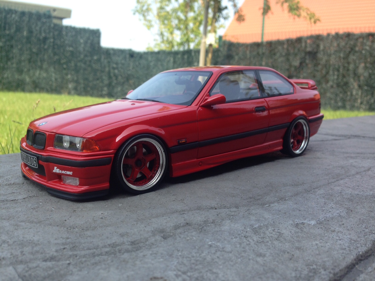 BMW M3 (E36) Cabriolet 1995 rot – Ottomobile 1:18 Resine – Supercars  Modellauto