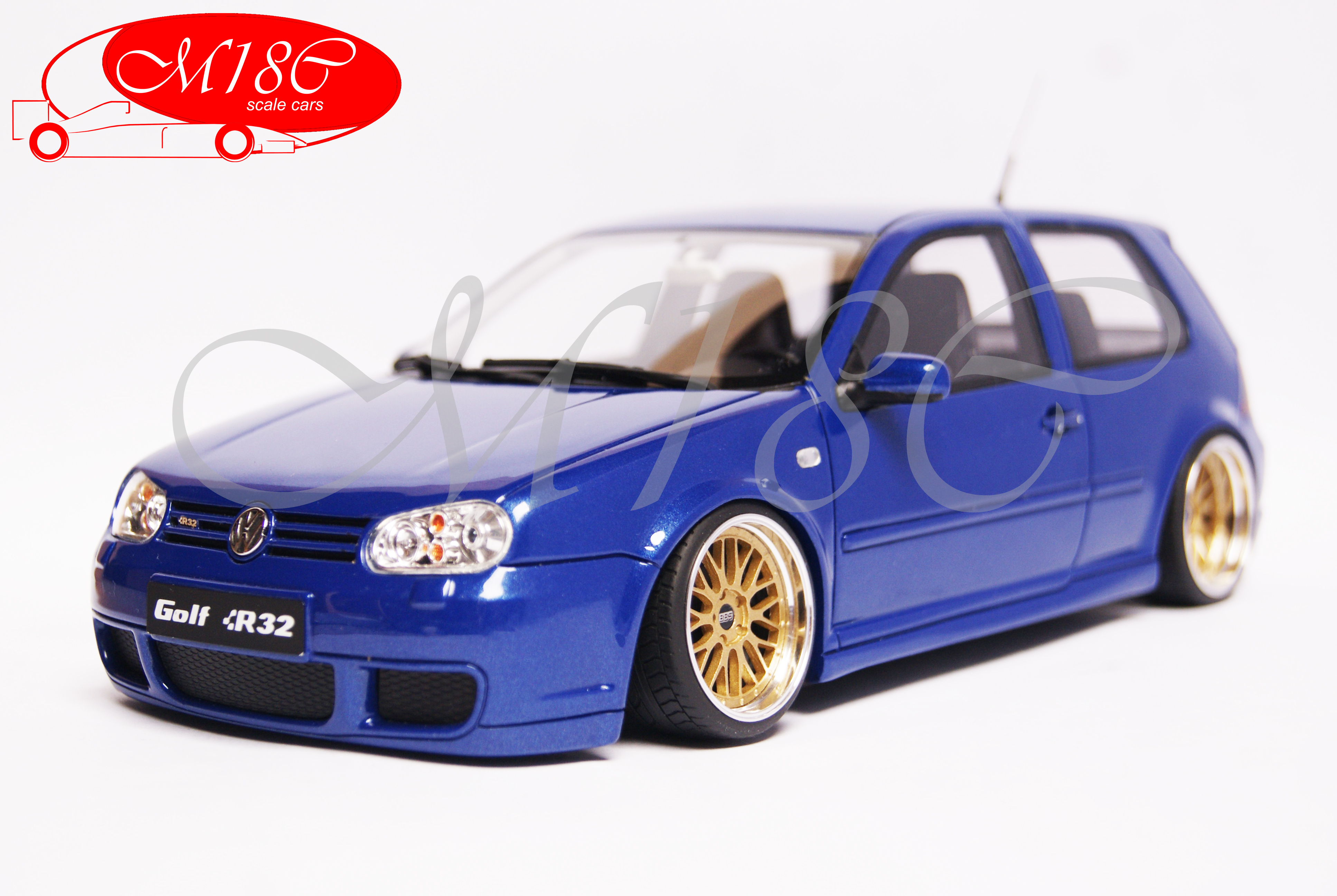 Volkswagen Golf R32 Miniature 1:24