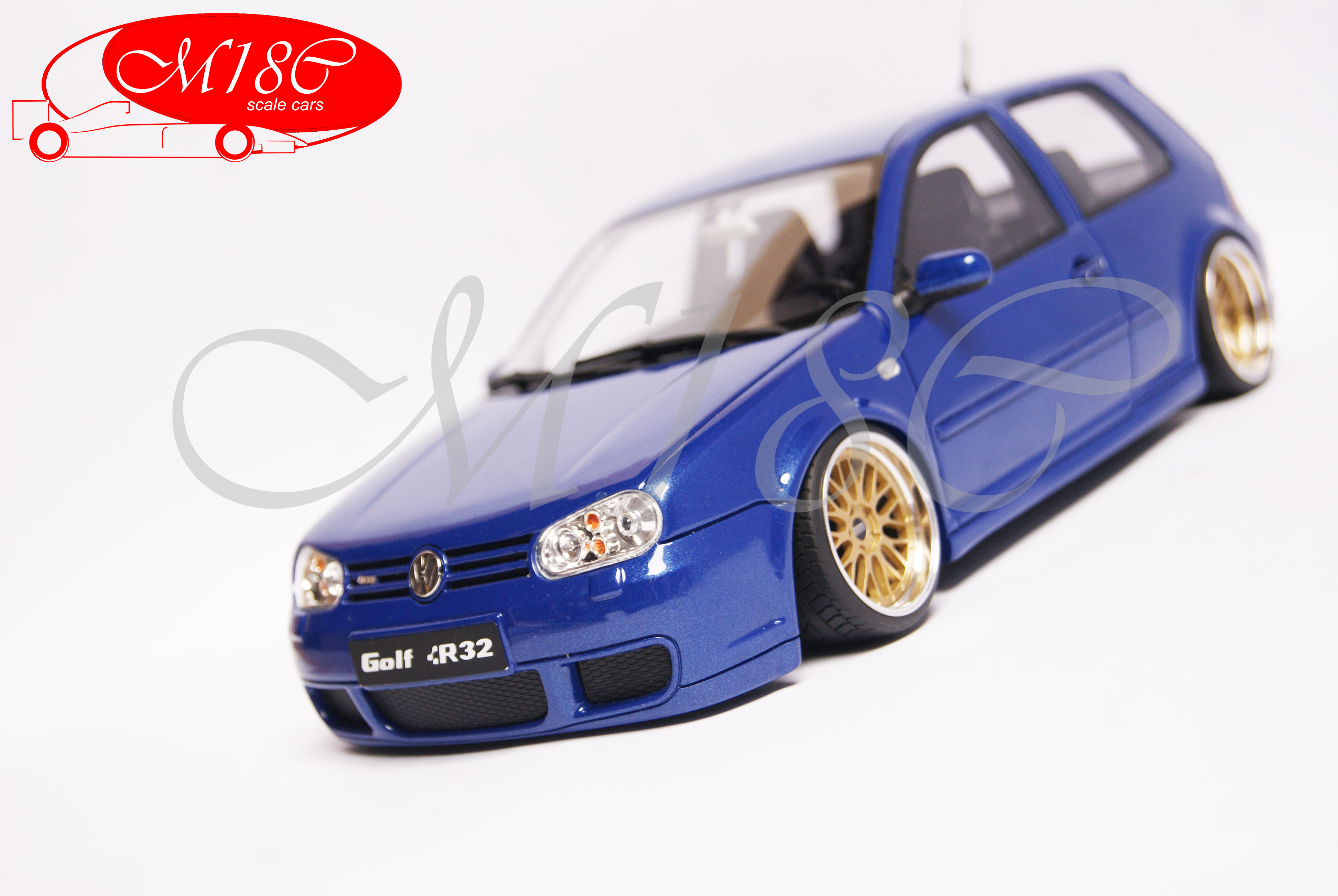 Volkswagen - Golf IV R32 3 Doors 2002 - Ottomobile - 1/18 - Autos