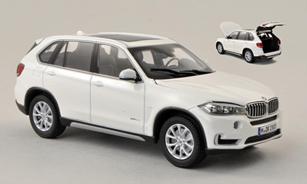 2015 BMW F15 X5 White Model Car 43691 Welly 1:41