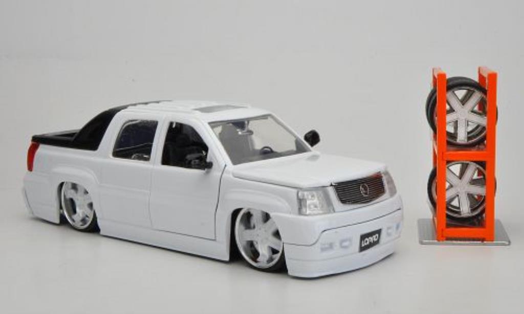Diecast model cars Cadillac Escalade 1/24 Jada Toys EXT
