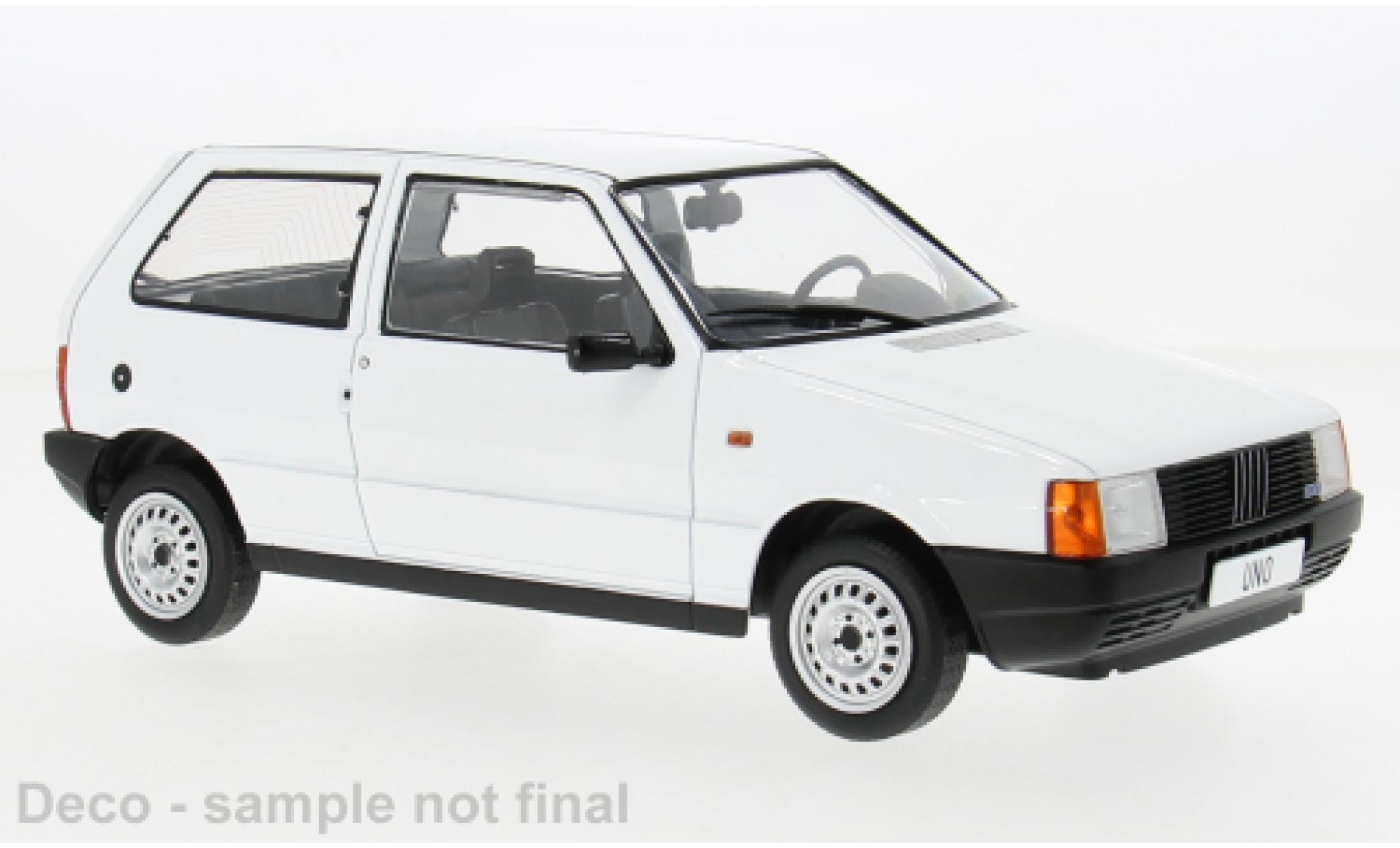 Fiat Uno 1/18 MCG weiss 1984 1:18 diecast model cars
