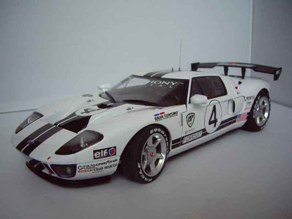 AUTOart 1/18 Ford GT40 LM Race Car Spec II 2004 Gran Turismo