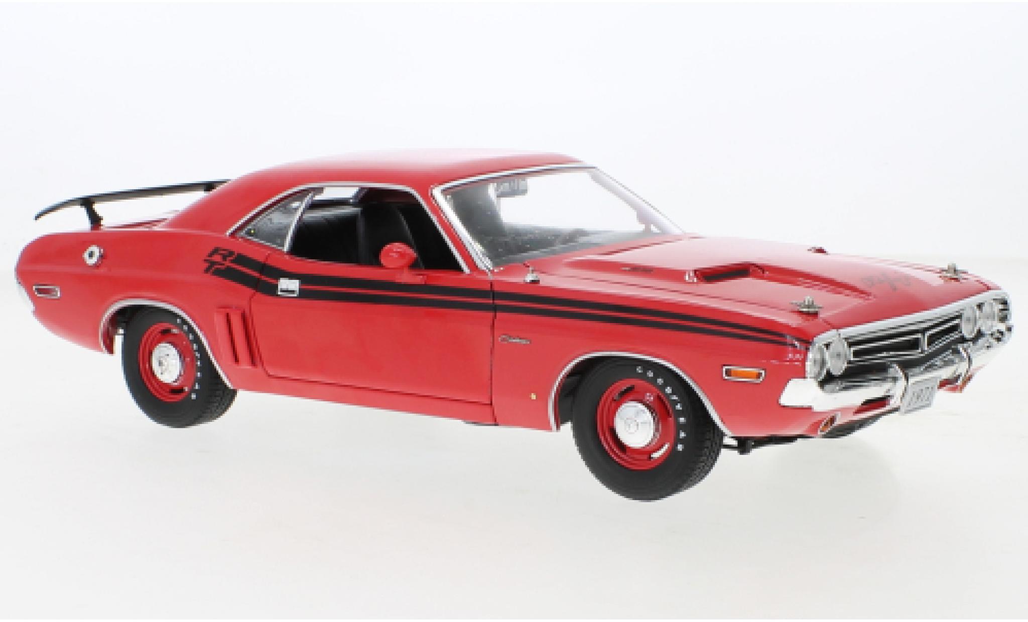 1:18 1970 Dodge Challenger R/T 440 6-Pack Black with Red Greenlight