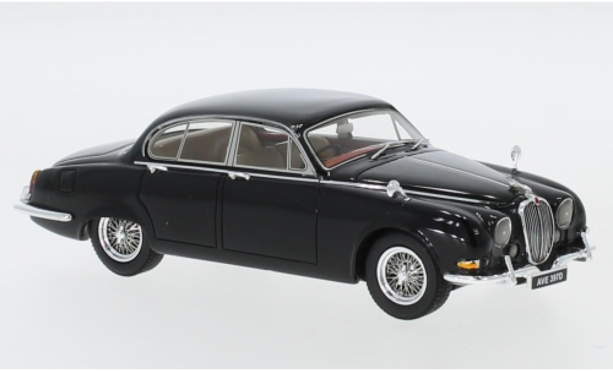 Diecast model cars Jaguar S Type 1 18 Maisto blue grey