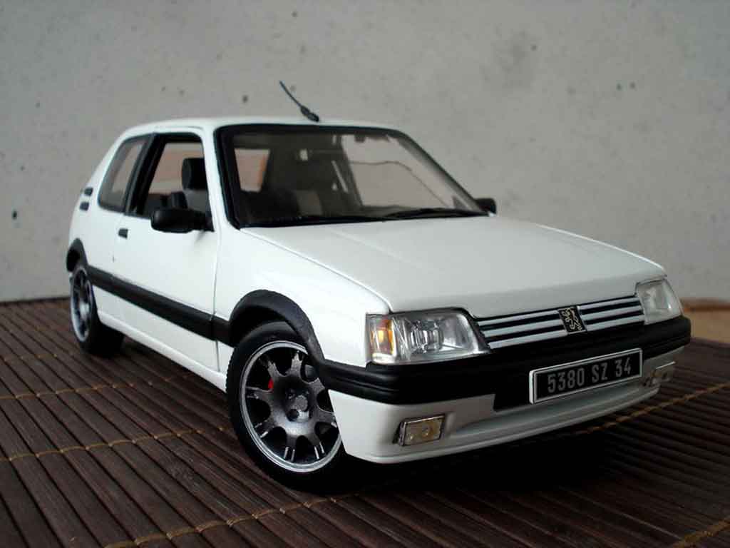 MINIATURE PEUGEOT 205 GTI RED 1/43° MONDE MOTORS NIB