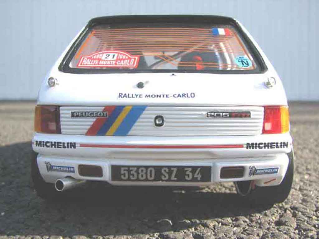 1/18 205 rallye phase 1 blanche - solido