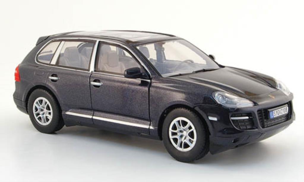 Diecast model cars Porsche Cayenne S 1/18 GT Spirit (92A) metallic green  2013 Türen und Hauben geschlossen 