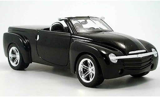 Chevrolet SSR concept 1/18 Maisto black 2000 diecast model cars