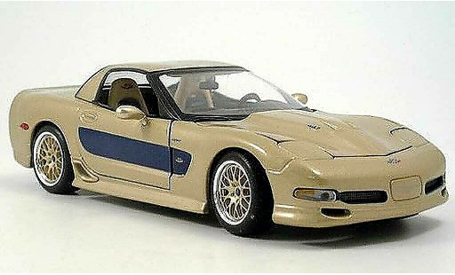 Chevrolet Corvette tuning 1/18 Maisto guldstrand gold diecast model cars