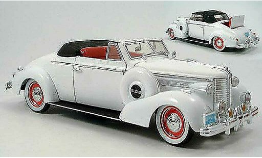 Buick 1938 Convertible 1/18 Signature white diecast model cars