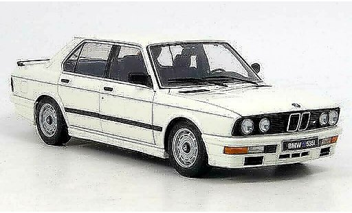 Bmw M5 berline 1/18 Autoart E28 535i white 1985 diecast model cars