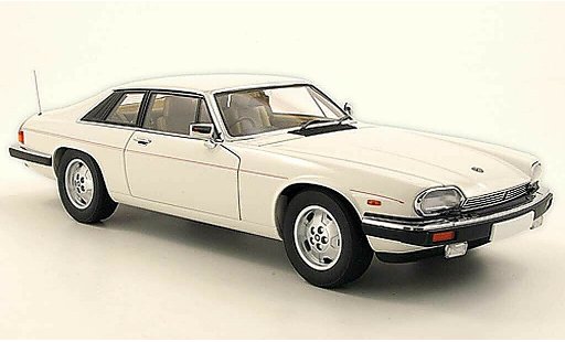 Jaguar XJS 1986 1/18 Autoart V12 white diecast model cars