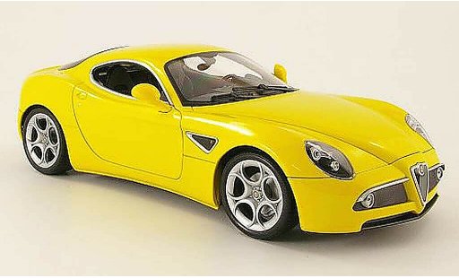 Alfa Romeo 8C competizione 1/18 Welly yellow diecast model cars