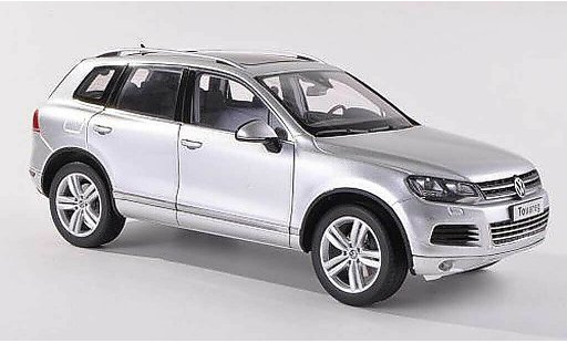 Volkswagen Touareg Base 1/43 Kyosho V6 TSI d 2010 diecast model cars