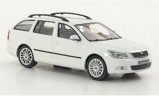 Skoda Octavia Combi 1/43 Abrex white 2008 diecast model cars