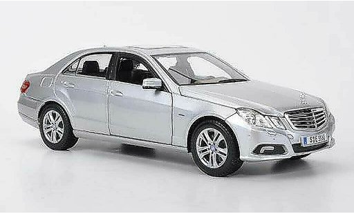 Mercedes Classe E Base 1/18 Maisto 350 (W 212) grey 2009 diecast model cars