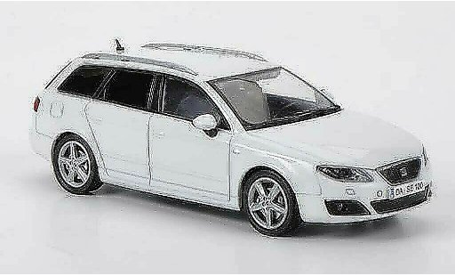 Seat Exeo ST 1/43 Hachette white diecast model cars