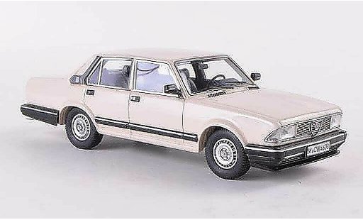 Alfa Romeo Alfa 6 2.5i 1/43 Neo 2500i beige 1985 diecast model cars
