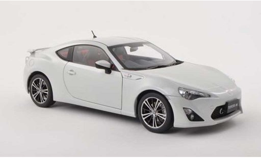 Toyota 86 2012 1/18 Autoart GT Limited (Asian Version/RHD) white diecast model cars