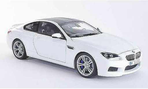 Bmw M6 Coupe 1/18 Paragon F13 white/carbon 2012 diecast model cars