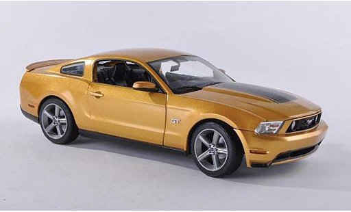 Ford Mustang GT 1/18 Greenlight dore/black diecast model cars