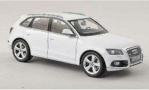 Audi Q5 suv 1/43 Schuco white 2013 diecast model cars
