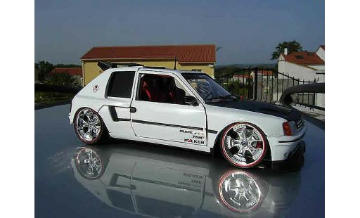 Peugeot 205 Turbo 16 1/18 Solido full white T16 diecast model cars