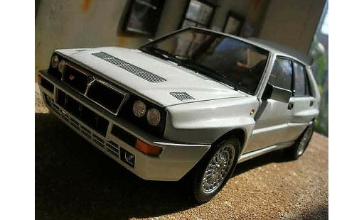 Lancia Delta HF Integrale 1/18 Kyosho evolution 2 white diecast model cars