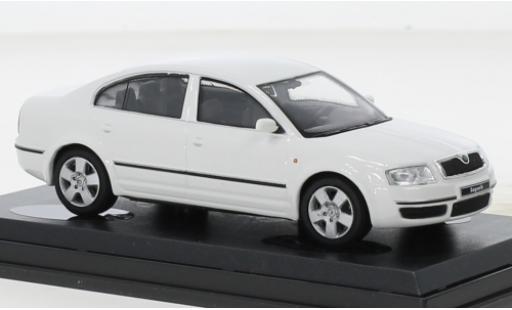 Skoda Superb 1/43 Abrex white 2001 diecast model cars