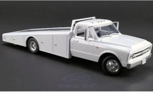 Diecast model cars Chevrolet C-30 1/18 ACME Ramp Truck white 1967 Chevrolet C-30 1/18 ACME Ramp Truck white 1967 diecast model cars