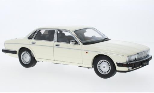 Jaguar XJ 1/18 Almost Real 6 (40) white diecast model cars