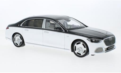 Diecast model cars Mercedes CLA 1/18 Almost Real Maybach S-classe black/white 2021 Mercedes CLA 1/18 Almost Real Maybach S-classe black/white 2021 diecast model cars