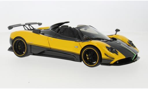 Diecast model cars Pagani Zonda 1/18 Almost Real cinque gelb/schwarz 2009 1:18 Pagani Zonda 1/18 Almost Real cinque gelb/schwarz 2009 1:18 diecast model cars