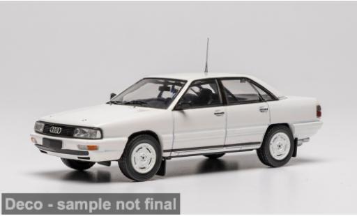 Audi 200 1/43 IXO (C3) Quattro weiss 1989 1:43 diecast model cars