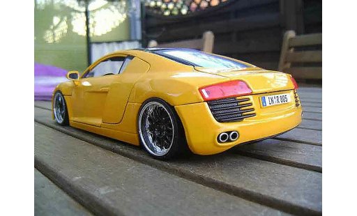 Audi R8 4.2 fsi 1/18 Maisto . yellow jantes 19 pouces blacks diecast model cars