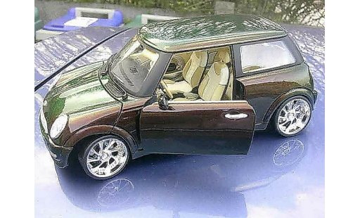 Mini One Base 1/18 Burago carat cameleon diecast model cars