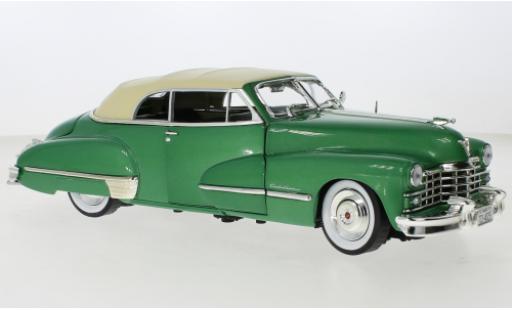 Cadillac Series 62 1/18 Auto World Convertible metallise green/beige 1947 diecast model cars