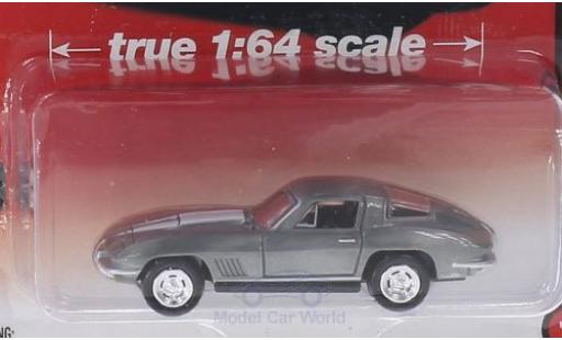 Diecast model cars Chevrolet Corvette 1/64 Auto World StingRay 427 Special Version grey/white 1967 ohne Vitrine Chevrolet Corvette 1/64 Auto World StingRay 427 Special Version grey/white 1967 ohne Vitrine diecast model cars