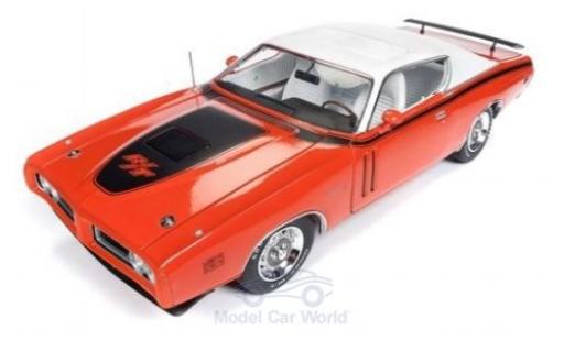 Diecast model cars Dodge Charger 1/18 Auto World R/T Hardtop orange/white 1971 Dodge Charger 1/18 Auto World R/T Hardtop orange/white 1971 diecast model cars