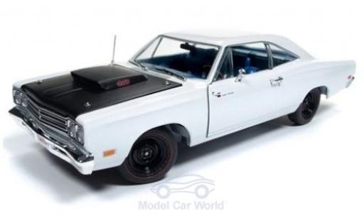 Diecast model cars Plymouth Road Runner 1/18 Auto World white/matt-black 1969 Plymouth Road Runner 1/18 Auto World white/matt-black 1969 diecast model cars