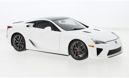 Diecast model cars Lexus LFA 1/18 AUTOart white/carbon 2010 Lexus LFA 1/18 AUTOart white/carbon 2010 diecast model cars