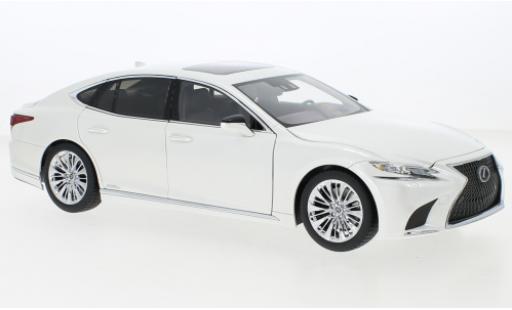 Lexus LS 1/18 AUTOart 500h metallise white 2018 diecast model cars