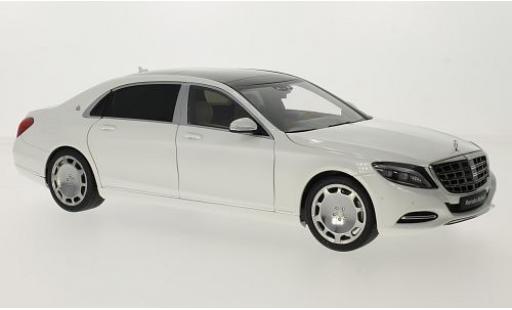 Diecast model cars Mercedes CLA 1/18 AUTOart Maybach S-classe (S600) (SWB) metallise white/black 2015 Mercedes CLA 1/18 AUTOart Maybach S-classe (S600) (SWB) metallise white/black 2015 diecast model cars